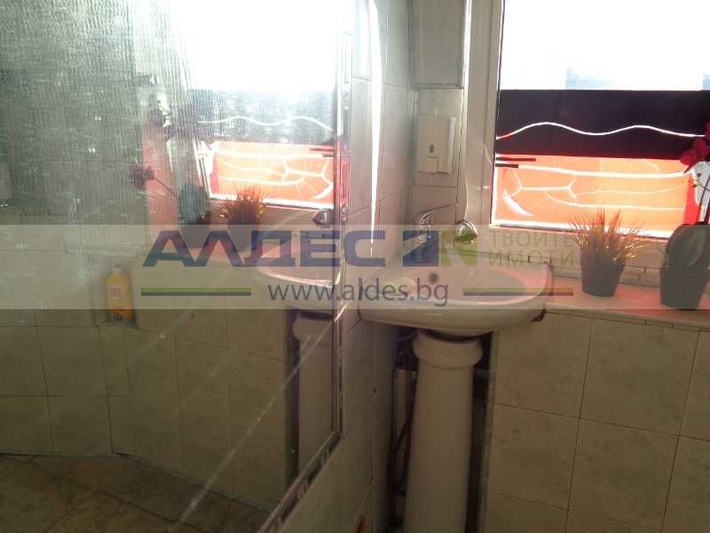 Дава се под наем Двустаен апартамент в София, Център - 65 кв.м за 648.21 € - Снимка #10