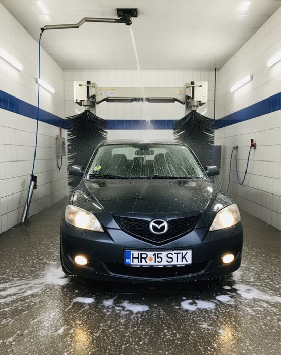 Se vinde mazda 3