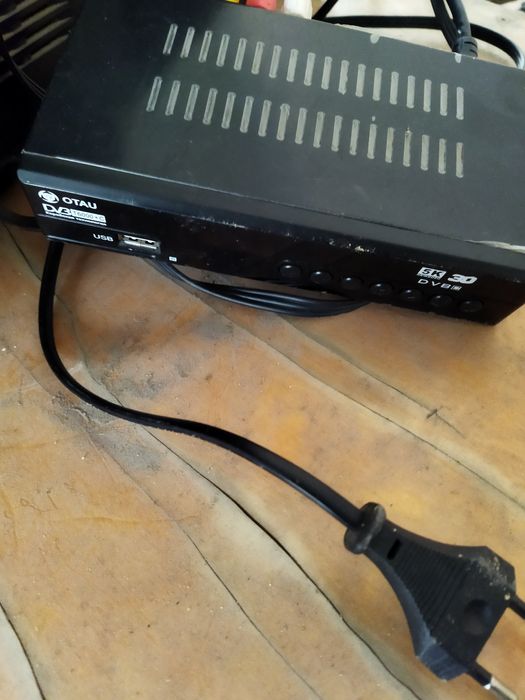 Телевизор, приставка