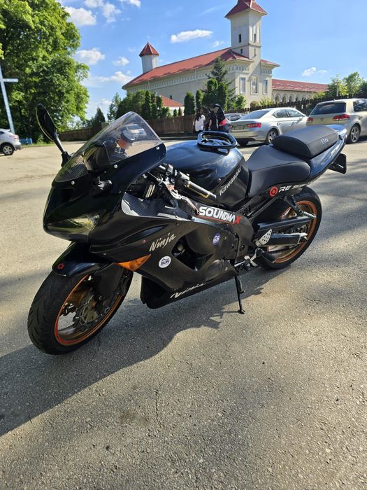 Vând motocicletă KAWASAKY NINJA ZX600J 

Pretul este negociabil