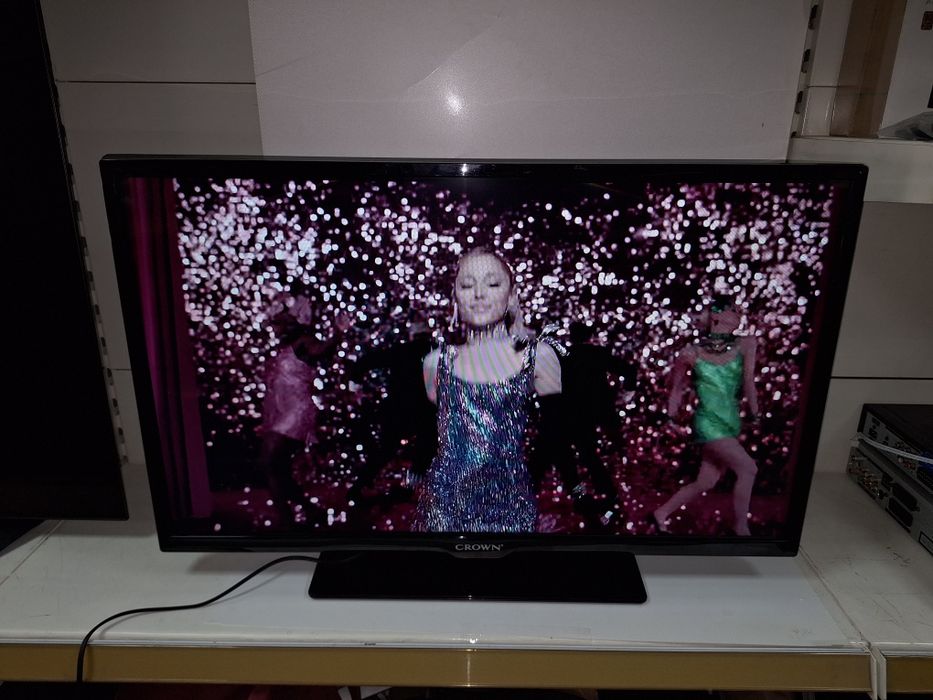 32" led smart tv Crown работещ безпроблемно!