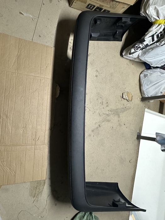 Задний бампер Е34