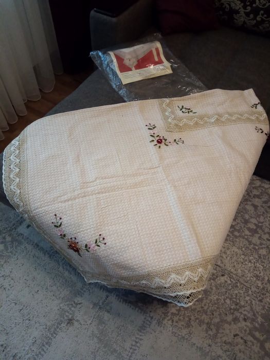 Продам красивую скатерть