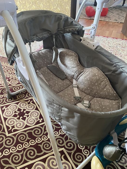 Продам электрическую качелю для малыша