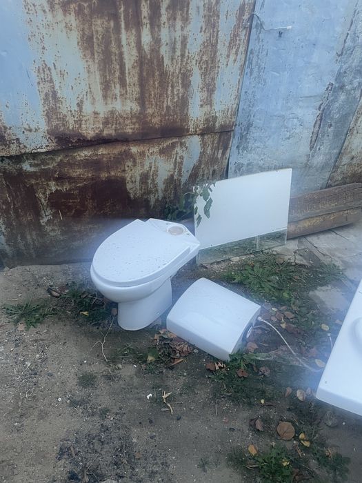 Продам ванна и унитаз б/у