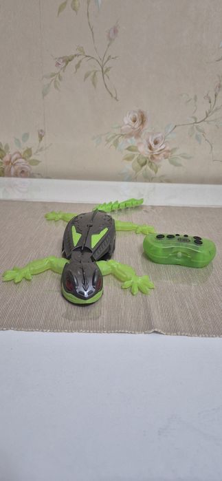 Jucarie soparla cu telecomanda