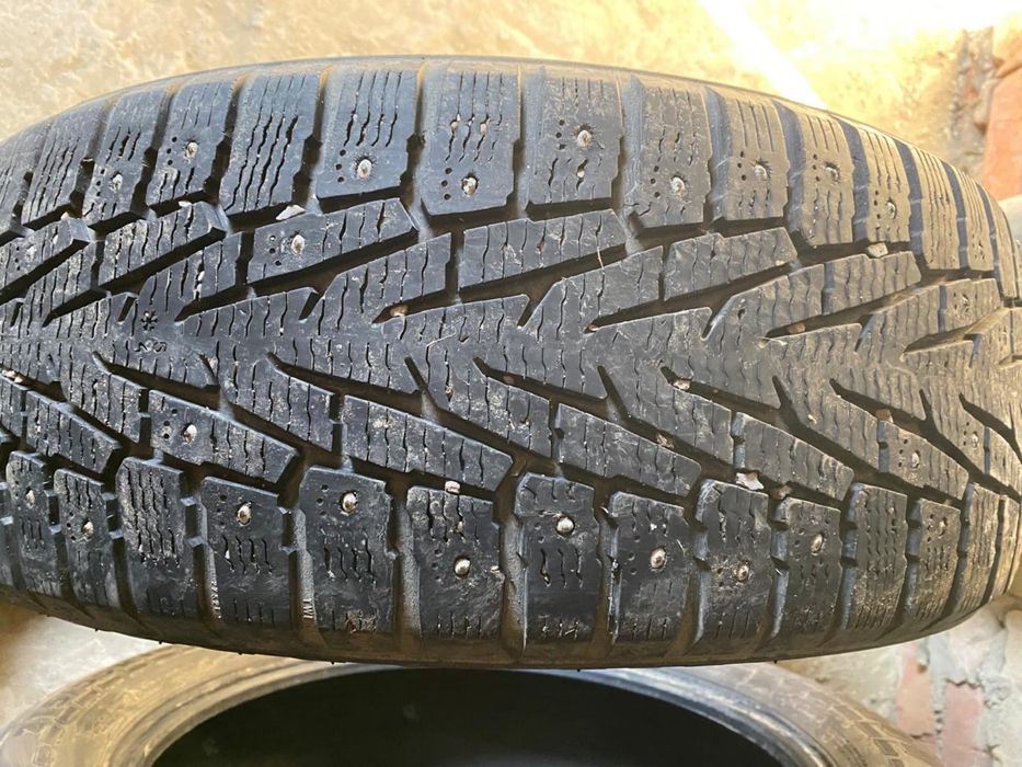 Продам шины б/у в хорошем состоянии