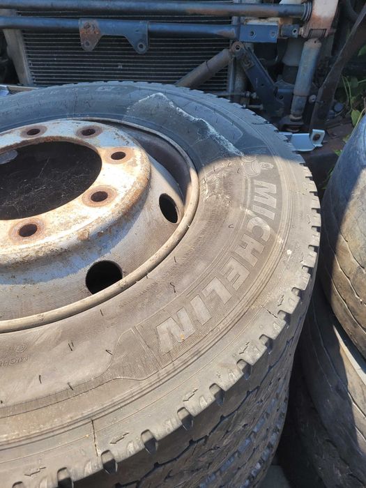 Roti jante cu 8 gauri anvelope 265/70R19.5 si 285/70r19.5