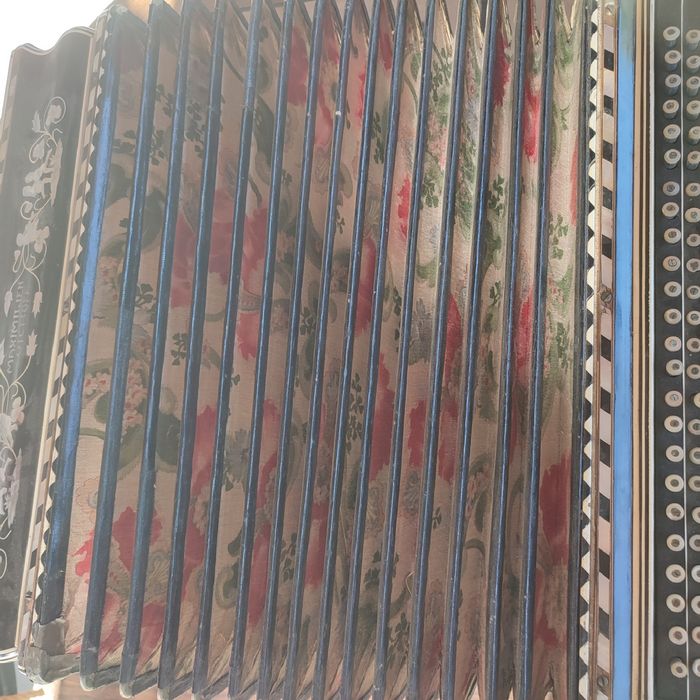 Стар антикварен акордеон Maximilien Vichoff