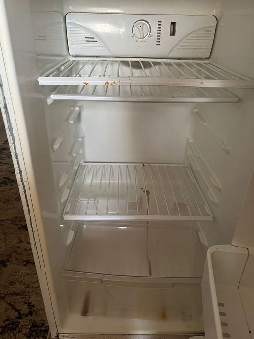 Холодильник Состояние нормальное