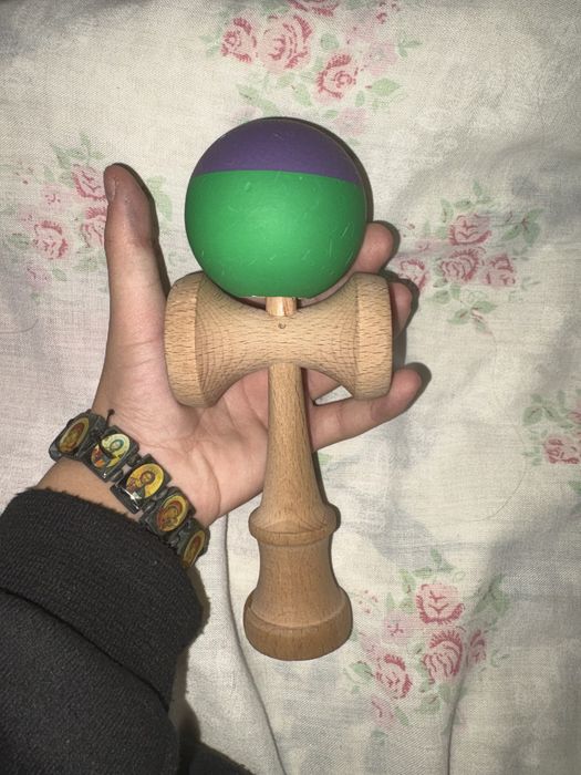 schimb kendama anti skid nelansata cu un broken shape