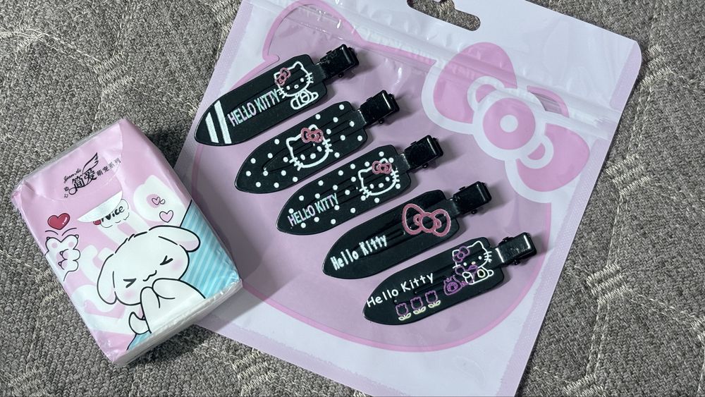 Милые заколки с Hello kitty