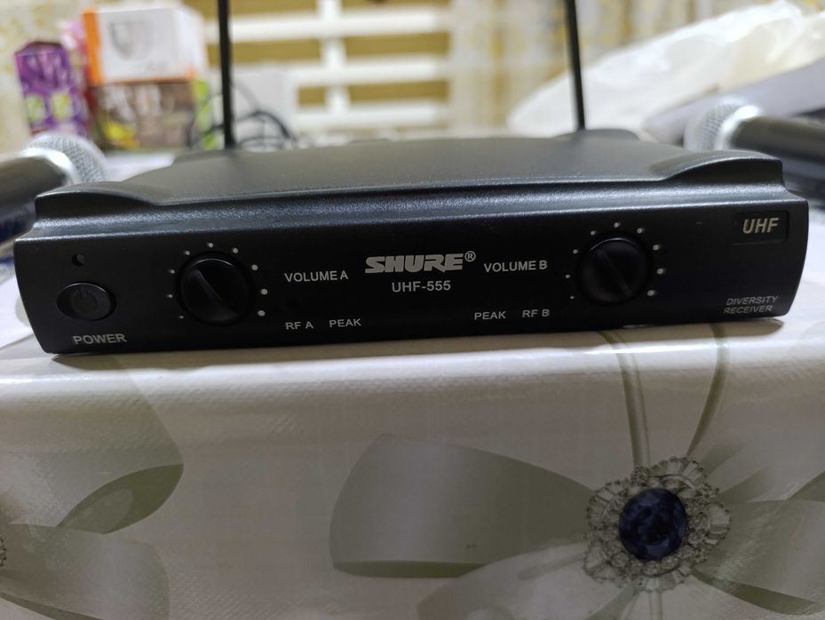 Shure  unf 555 sotiladi