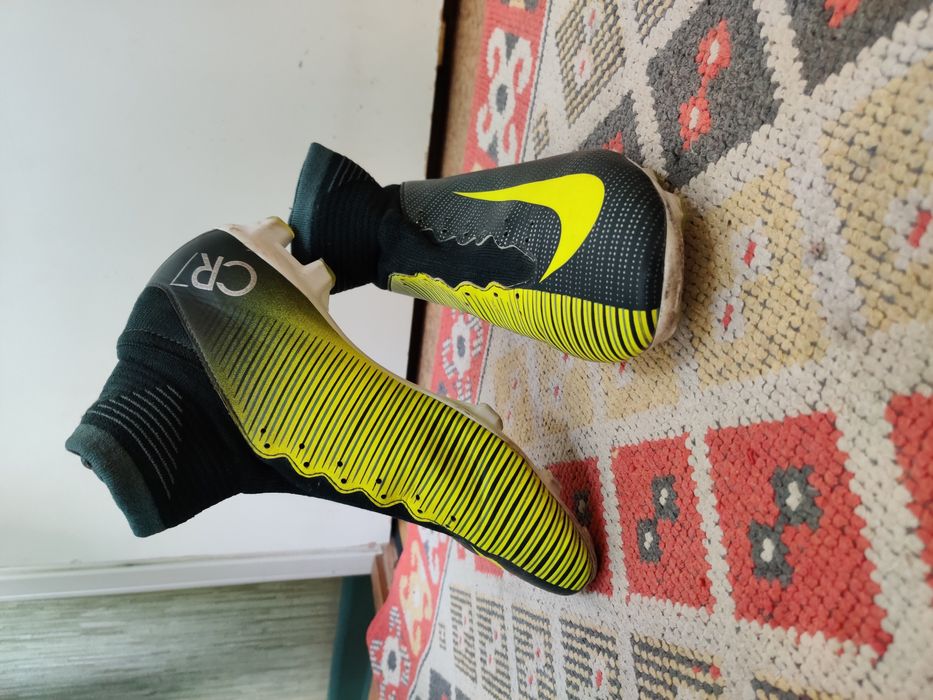 Бутсы  Футбольные