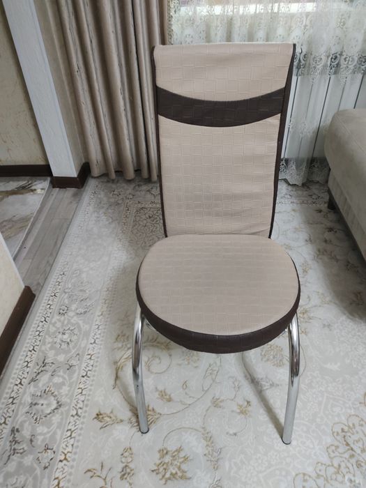 Продам стулья 6  шт