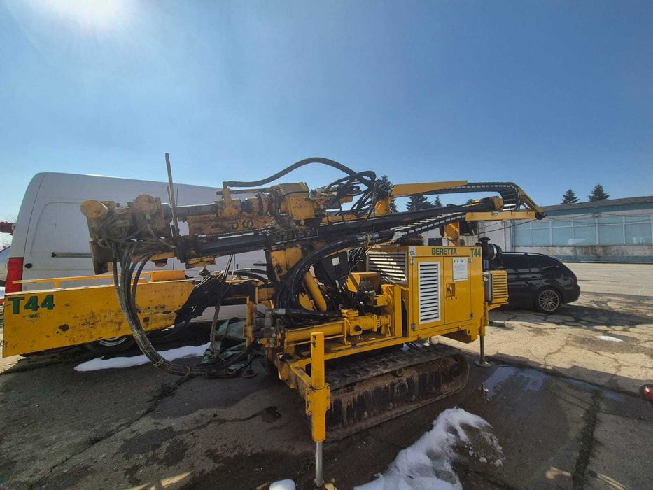 utilaj autopropulsat de foraj Beretta T44
