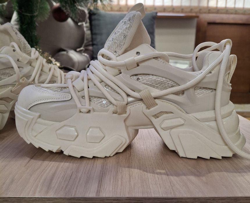 Маратонки с платформа