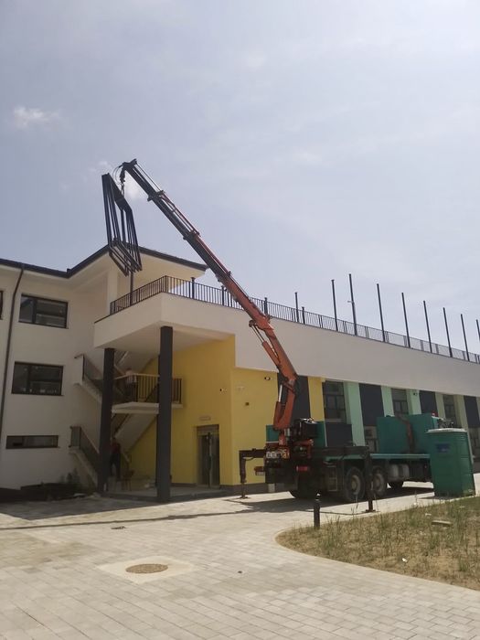 Închiriez Camion cu macara