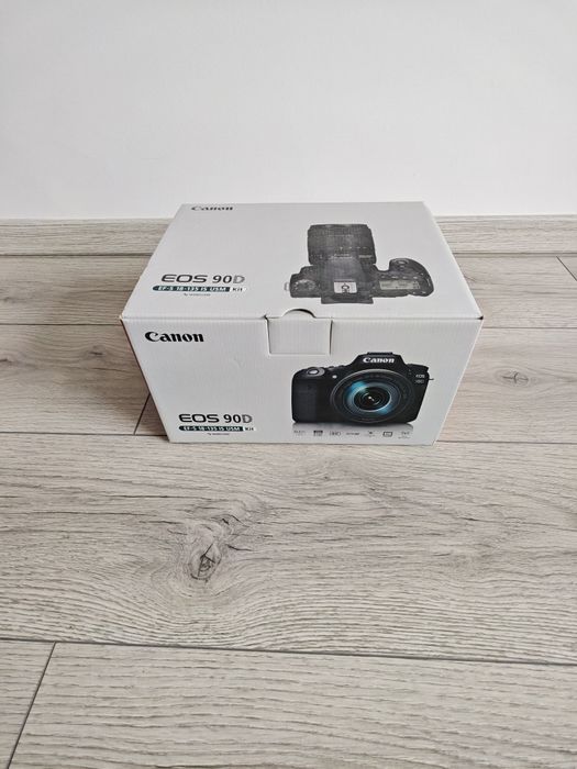 VAND Aparat foto CANON EOS 90D DSLR 32.5MP 4K KIT cu Obiectiv 18-135mm IS Nano USM
