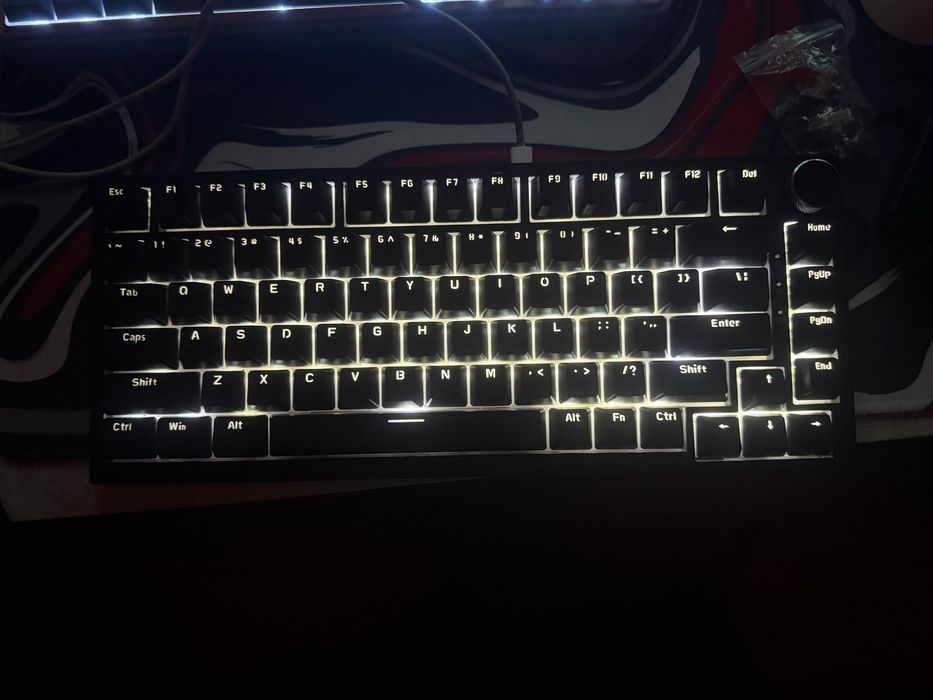 Продам клавиатуру Ajazz AK820
