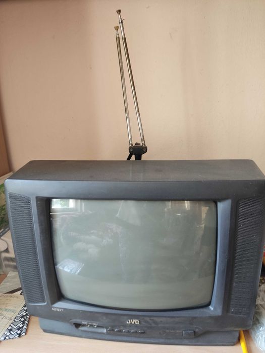 Телевизор JVC 15 инча