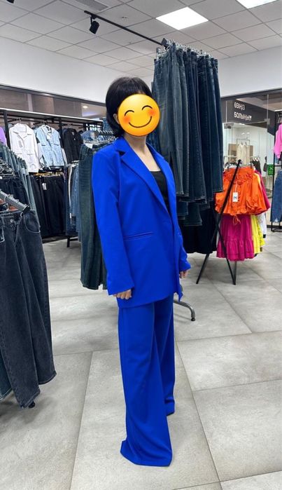 Продаю костюм женский