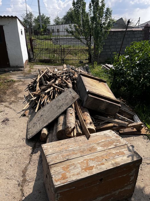 Продам на дрова недорого