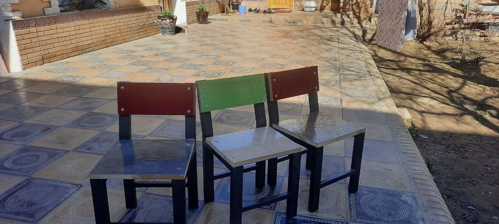 Стол ва стуллар .