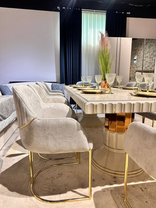 Стол со стульями клмплект