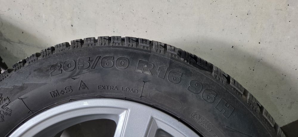 ПРОДАВАМ! ДЖАНТИ 16 /5х112 със зимни гуми за VW,Audi