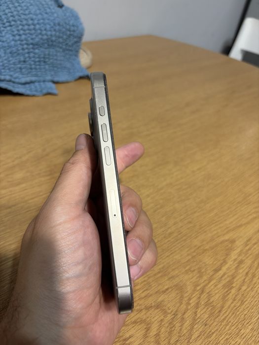 Продам iPhone 15 pro 128 gig серый
