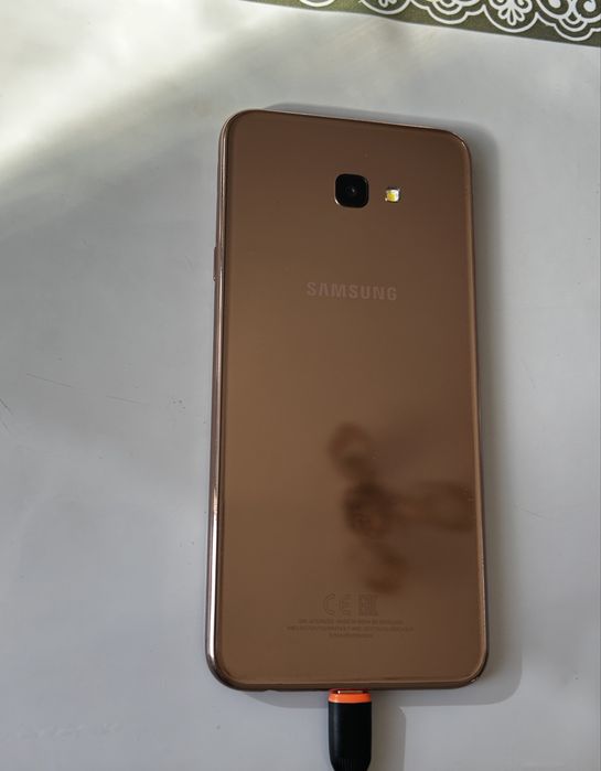 Продам Самсунг j4+