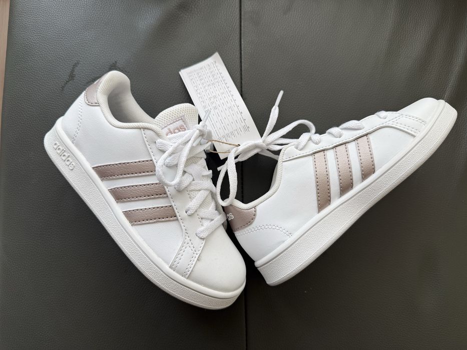 Adidas    маратонки     32 размер
