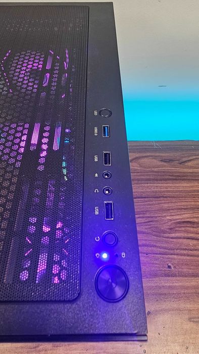 НОВО! RX 9060XT 16GB Intel i5-14400f, 32GB RAM 650W Геймърски компютър