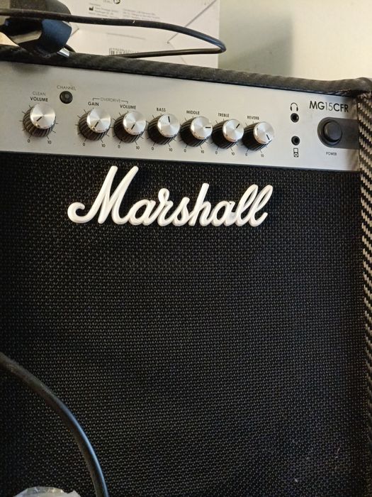 Amplificator Marshall MG15CFR utilizat