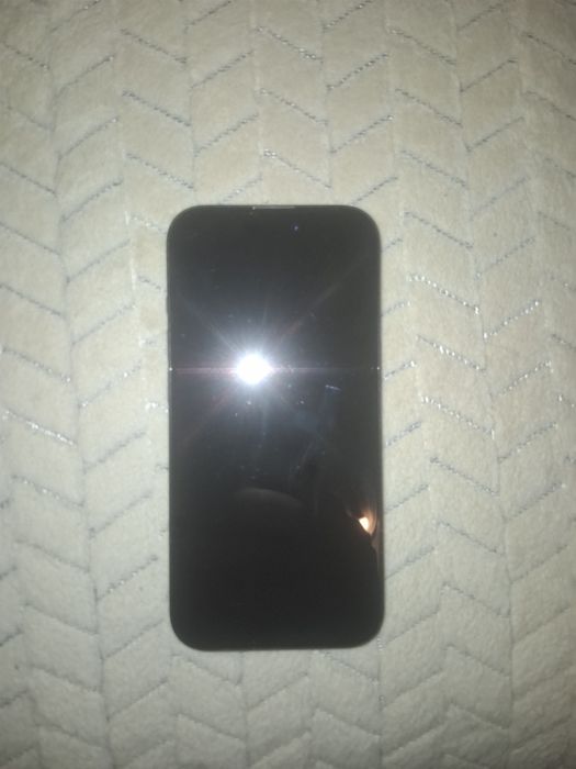 Vand IPone 15 Normal