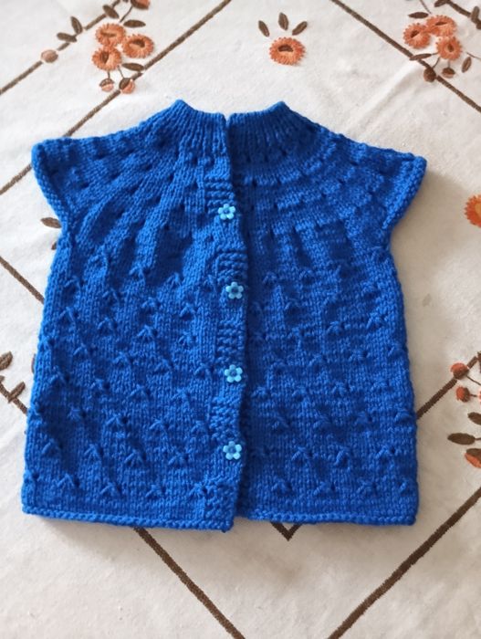 Бебешко елече,ръчно плетиво