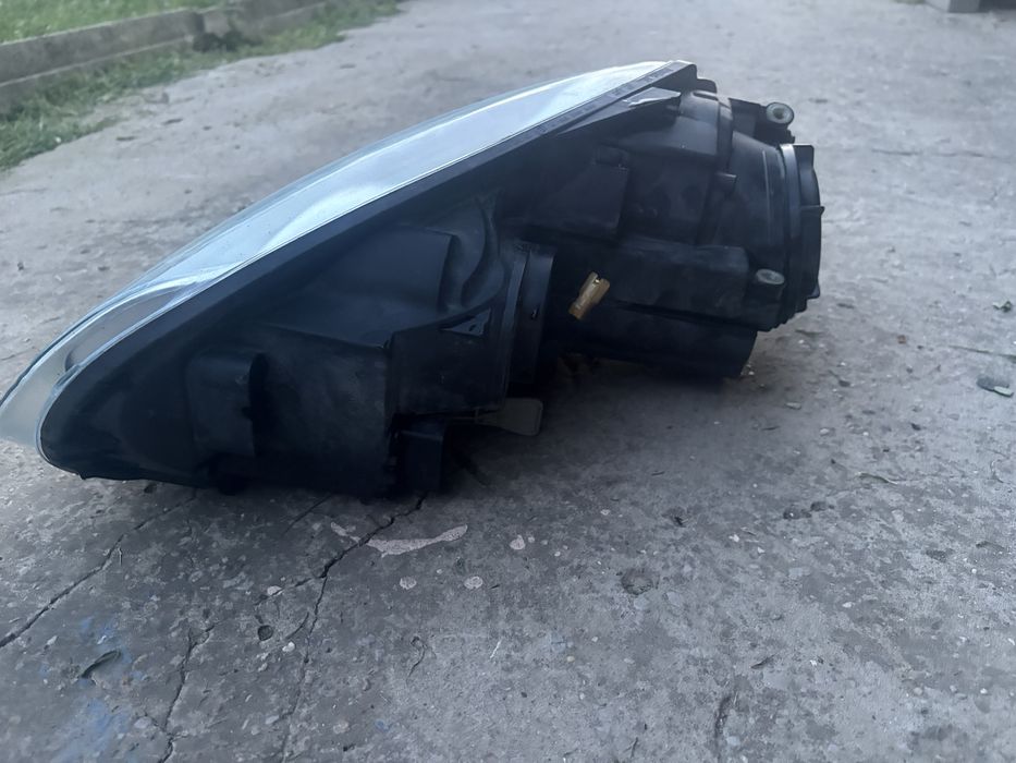 Десен фар за Голф 5 / VW Golf V