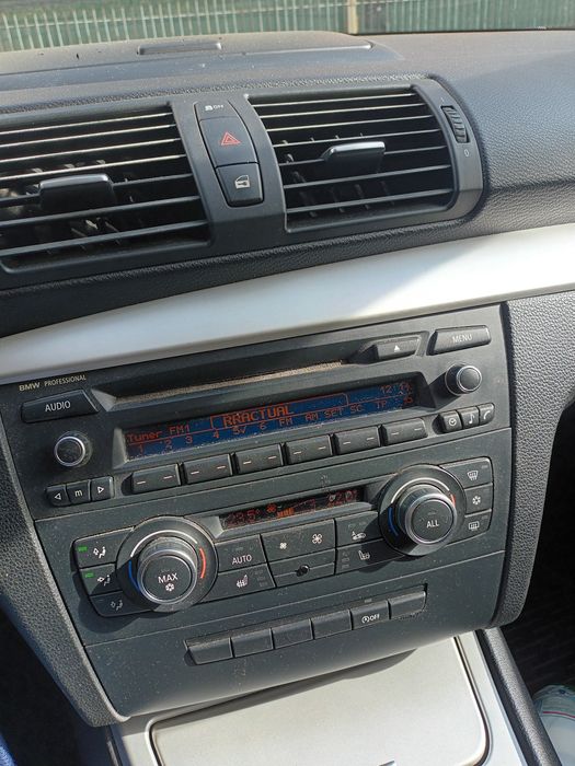 Vând BMW seria 1 diesel  an 2011 149000 kmkm  6900 euro