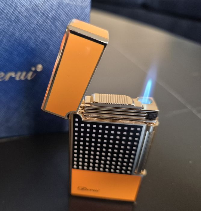 Луксозна газова запалка Derui с подарък резачка за пури,четири цвята
