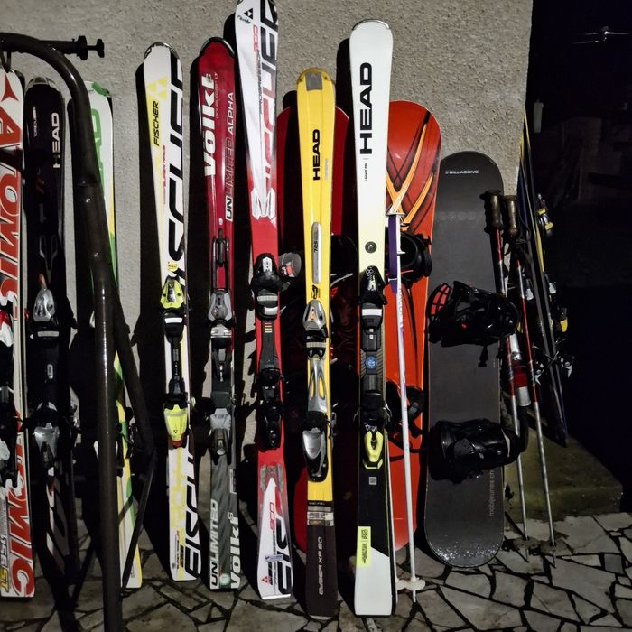 Ски и аксесоари.