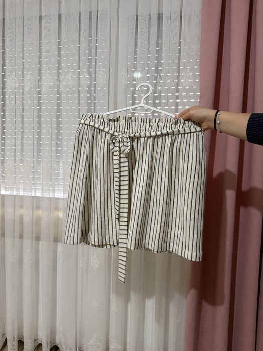 Бяла дамска пола