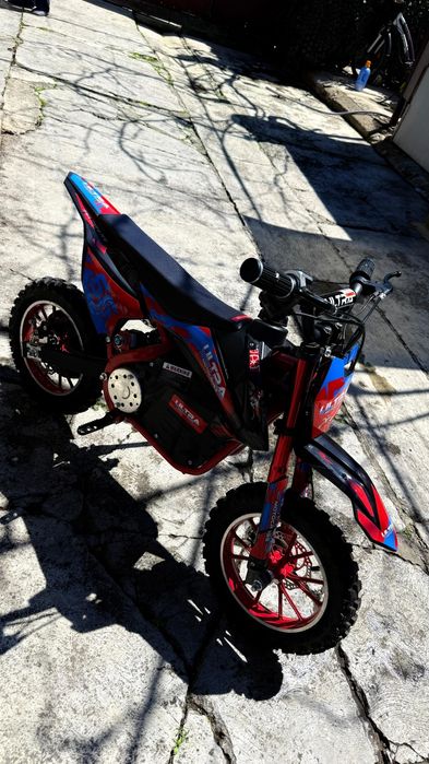 Mini Cros Electric Ultra Motocross 66 – pentru copii/adolescenți

Vând mini cros electric Ultra Motocross, stare foarte bună, aspect sportiv roșu/alba