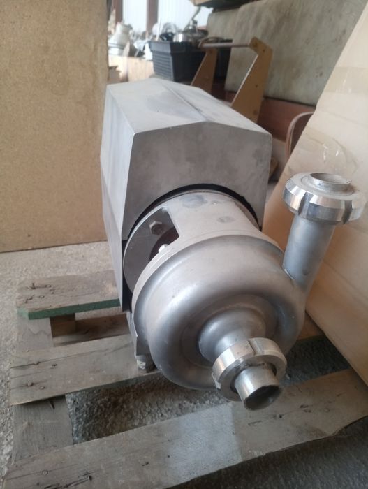 Продам насос молочный