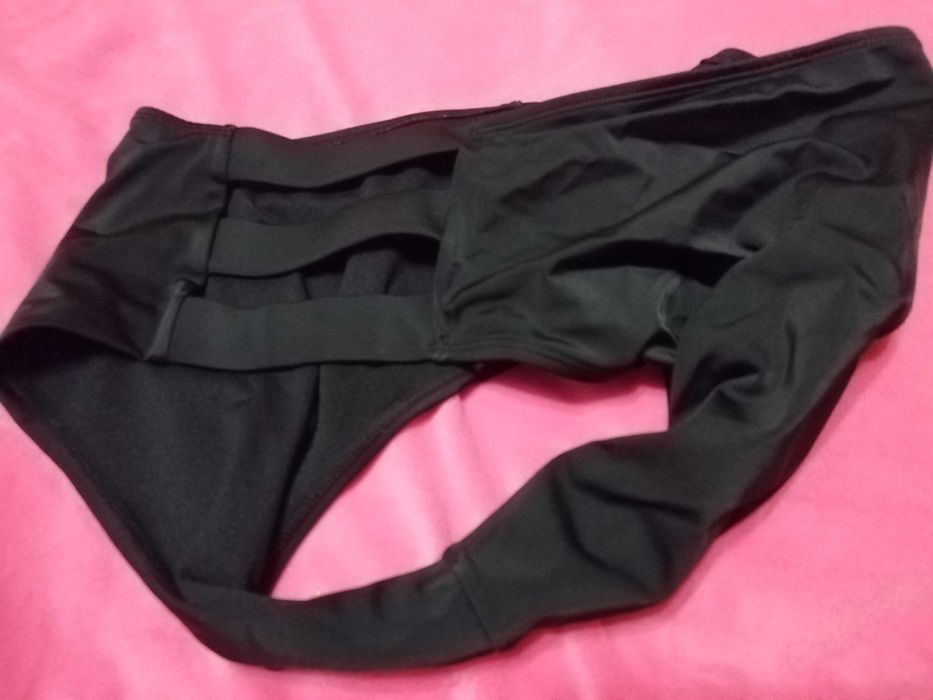 Slip negru de baie de la: Hunkemoller. Marimea: XL! Purtat o data!!