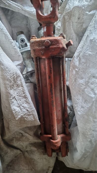 Гидроцилиндр МТЗ , ЮМЗ