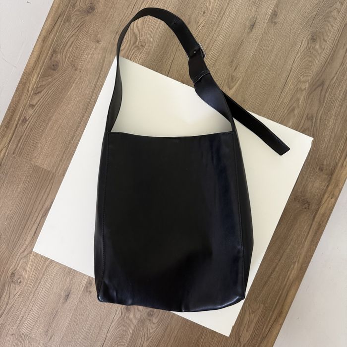 Черна чанта Zara