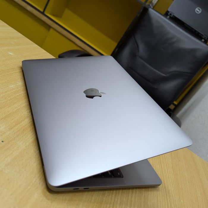 Macbook pro 13-inch, 2020