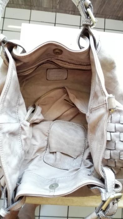 Продавам уникална дамска кожена чанта