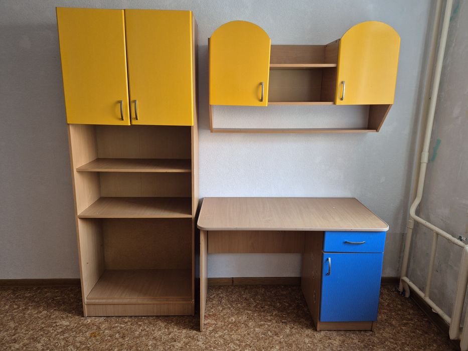 Продам мебель для школьника